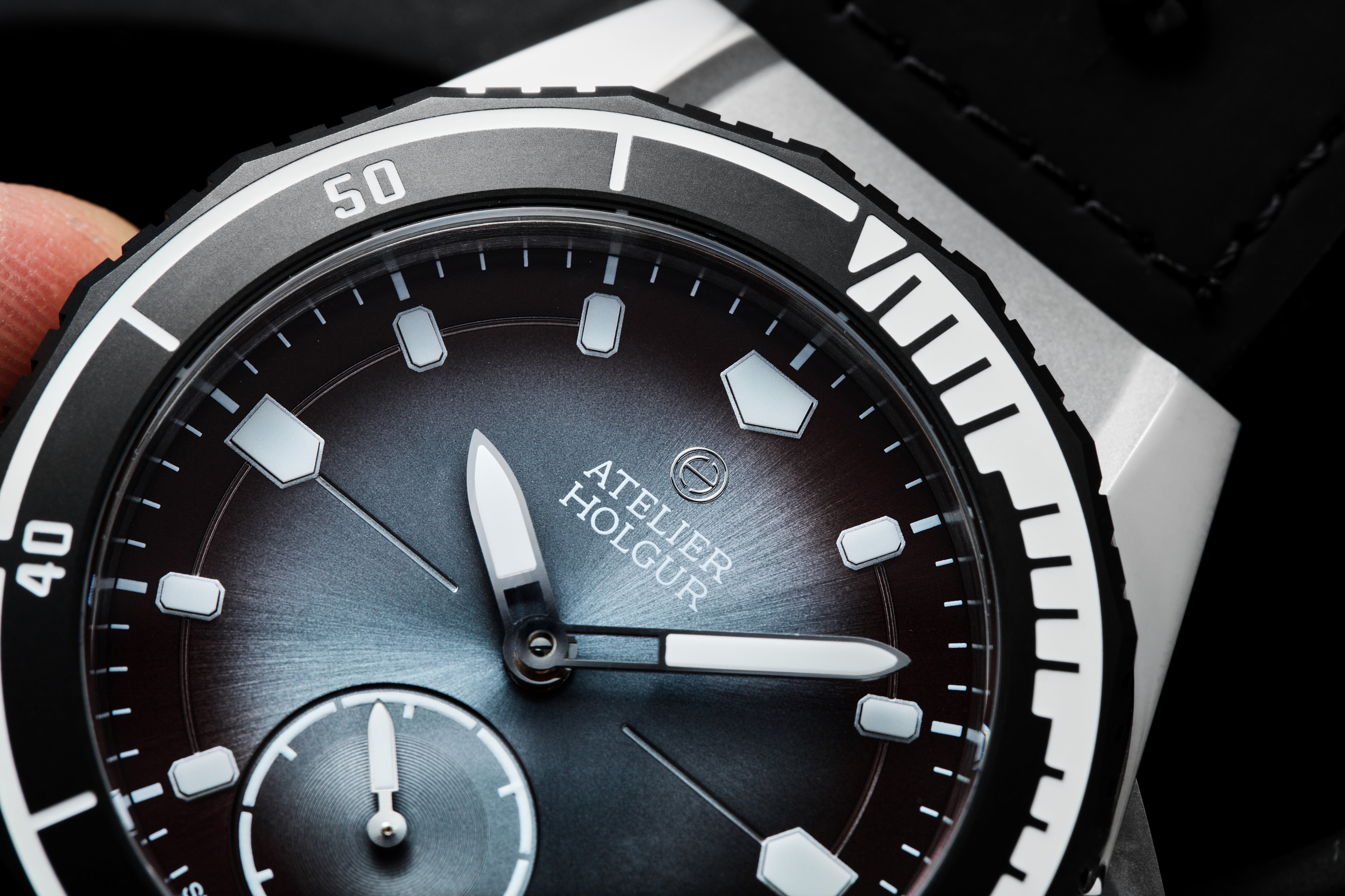 Introducing the Atelier Holgur Frømand: Silver Tide